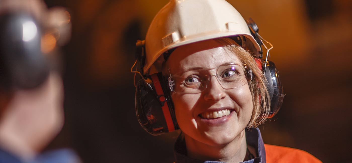 Employee at production site 