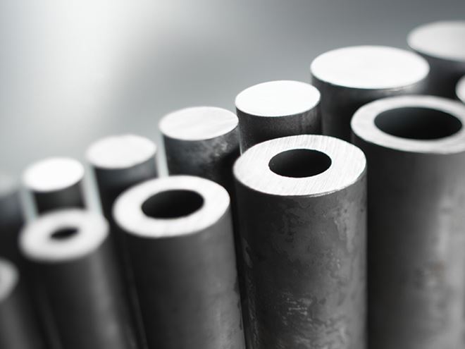 Close-up view of Ovako 280 hollow bar cross-sections, highlighting the smooth internal diameter and clean steel surface, suitable for machining, welding, and hard chromium plating.