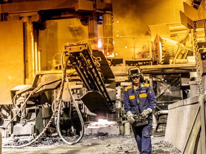 An employee at Ovako Imatra