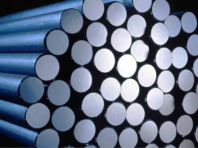 Steel bars all piled up together