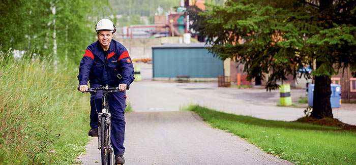 Employee at Ovako steel production site