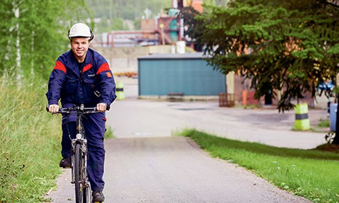 Employee at Ovako steel production site